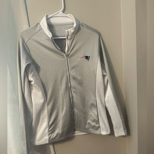 Patriots zip up